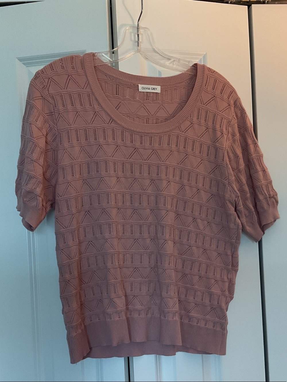 Olivia Grey Women's Scoop Neck Short-Sleeve Knit Sweater in Dusty Rose